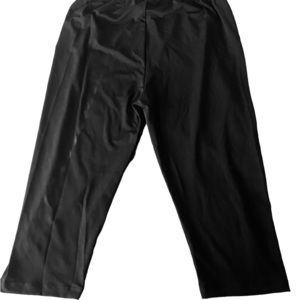 Black capri leggings